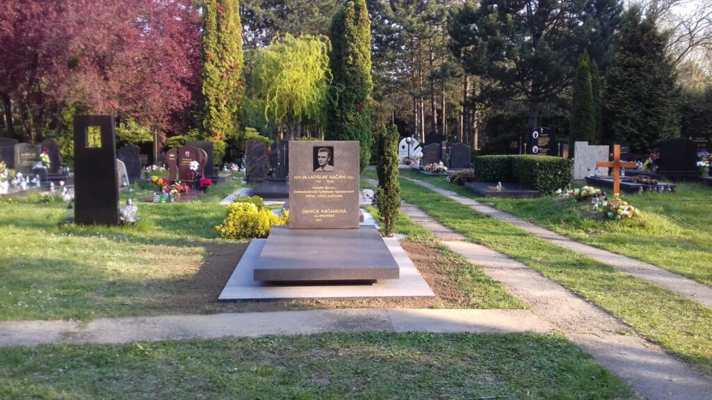 Atypický pomník 24